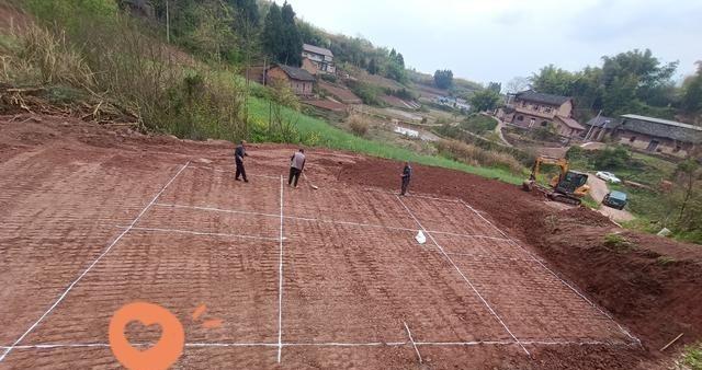 邻居出9万买我宅基地，在线求助这到底该不该卖？常年在外打工，老宅空着也是浪费，想