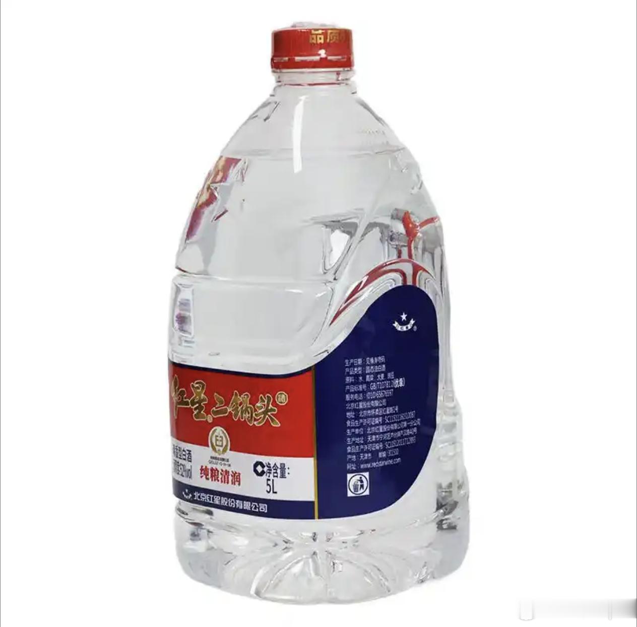 家人们去超市抢水的时候得看清楚，人家拿5L的水，我拿5L的二锅头。台风巴威预计1