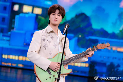 元宵晚会 好看我们很好这首歌适合艾特老同学 央视元宵晚会的《我们很好》简直是全场