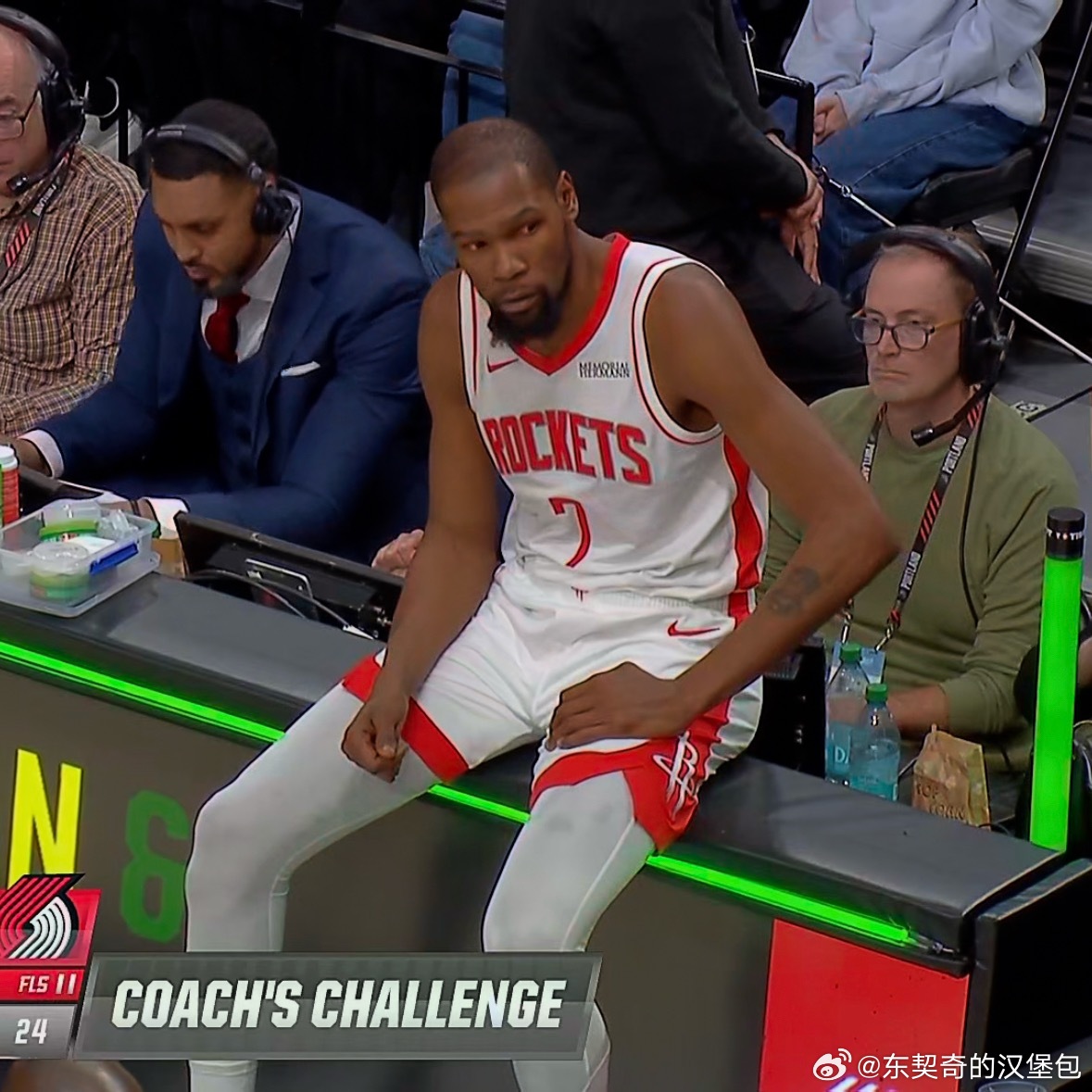 看小贾把阿杜给气的赛后更衣室，杜兰特估计能喷死小贾话说杜兰特会不会一怒之下申请交