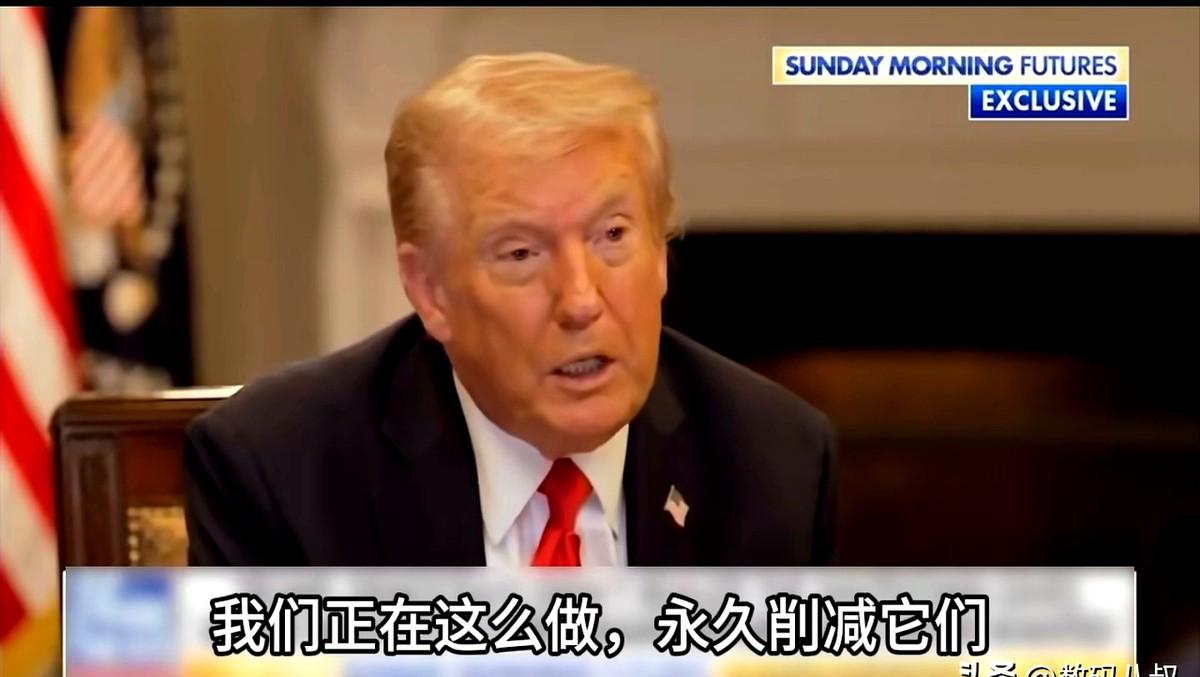 特朗普那老小子，昨儿又嚎上了我不是国王！

哈！不是国王？那你当自己是啥？街头摔