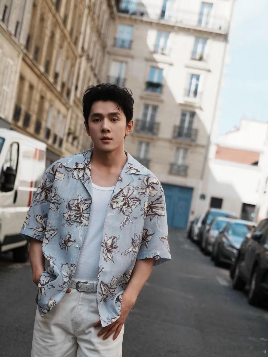 近日上海琦尚新新媒体科技有限公司成立，法定代表人为李佳琦母亲李文利，注册资本10