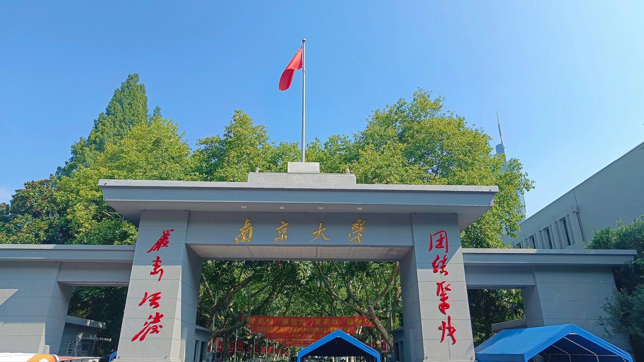 山财的年轻教授、博导刘海明去世，年仅38岁，如此年轻太让人痛心了。刘教授虽然年龄