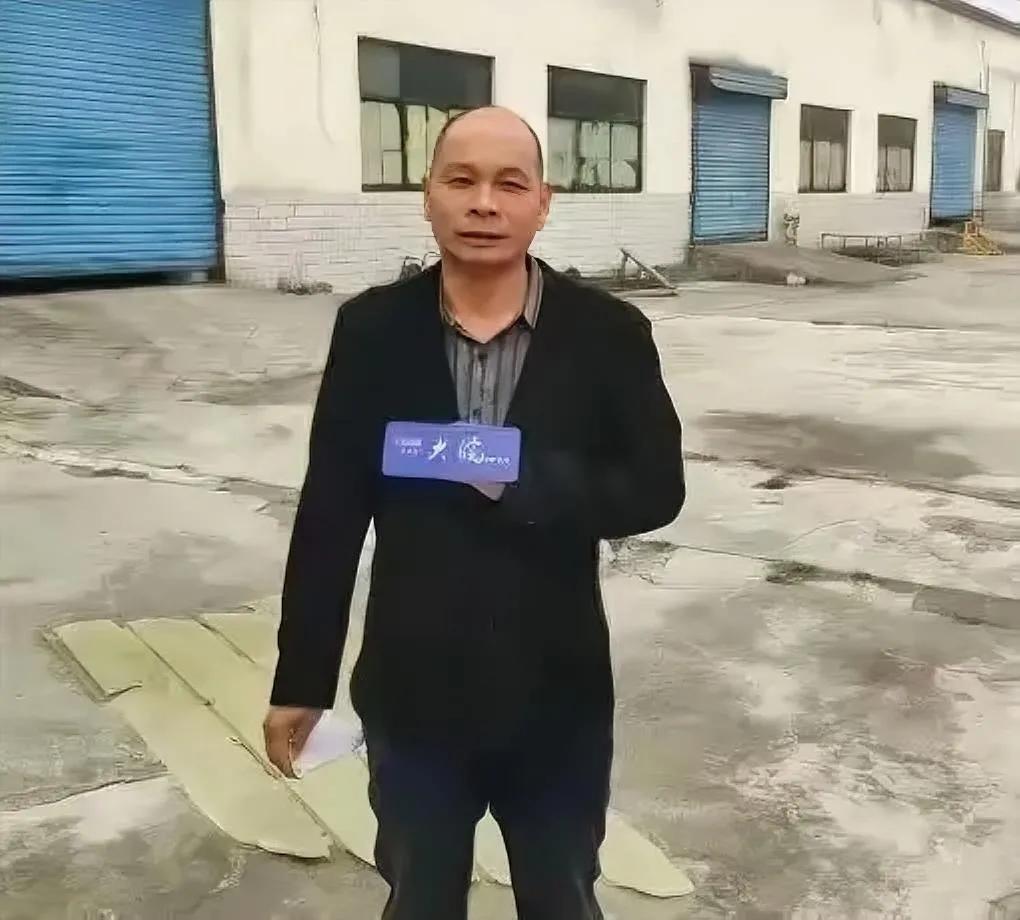 辉县姚师傅的证照终于尘埃落定！
然而，前方的道路对姚师傅来说或许更加崎岖
明智之