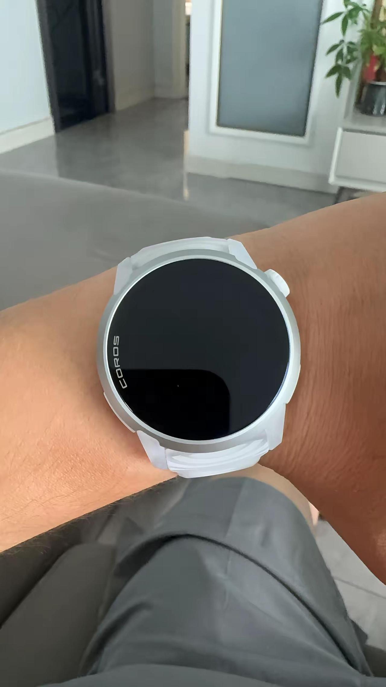 入手了第一块专业跑步手表，主要是Apple Watch续航太差了！