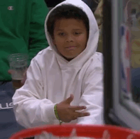 明星之后！小胖墩儿和他爸一样胖，打球应该比他爸棒。他是森林狼队兰德尔的大头儿子。