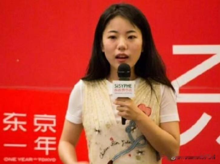 #蒋方舟要求清华教授停止造黄谣# ​​​
蒋方舟有被人造黄谣吗？网友们谁看过关于