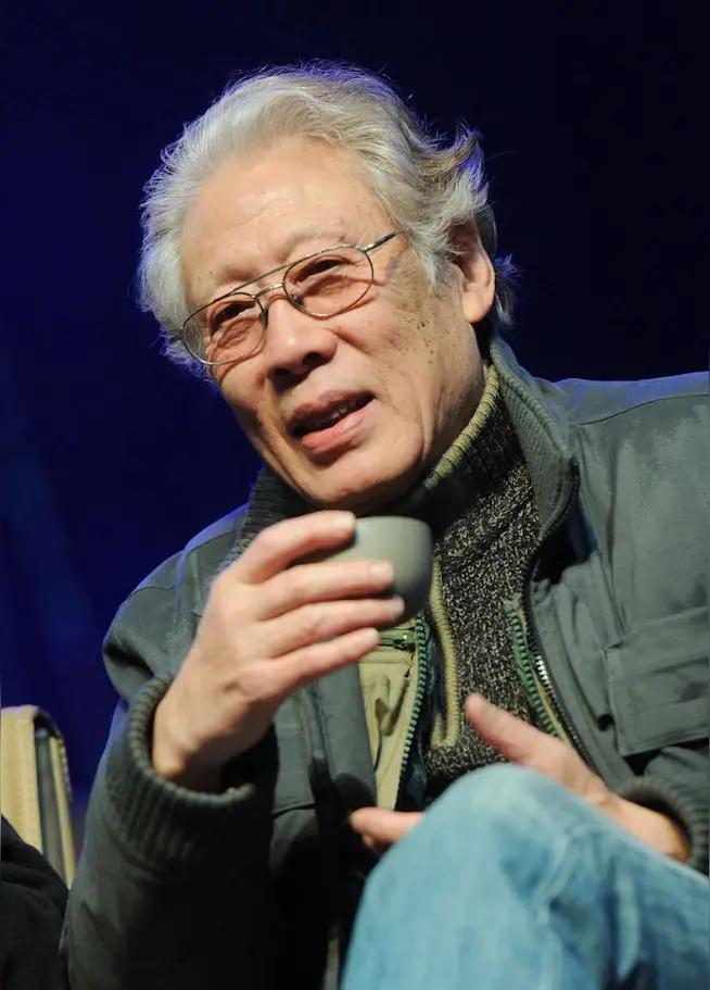 王铎：戏剧家焦晃的一组照片
细细读来，很有味道。