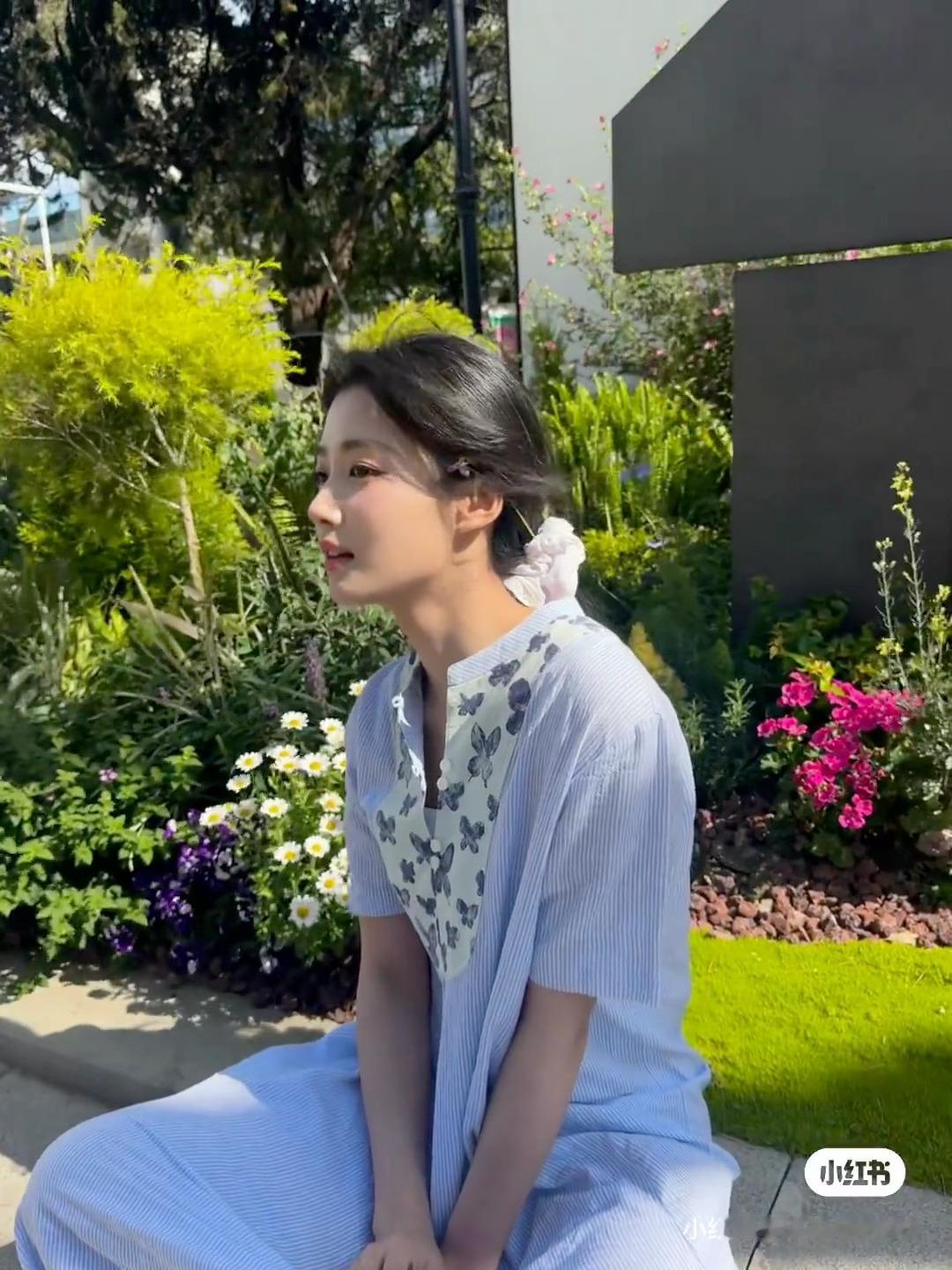 卢昱晓  🌷卢昱晓折月亮🌷卢昱晓云厘“愿你像花蕾一样绽放，像嫩芽野蛮生长 ”