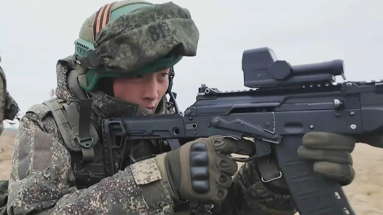 俄罗斯新一代步枪AK12，用不了多久就会出现朝鲜版本。朝鲜人去乌克兰作战使用，带