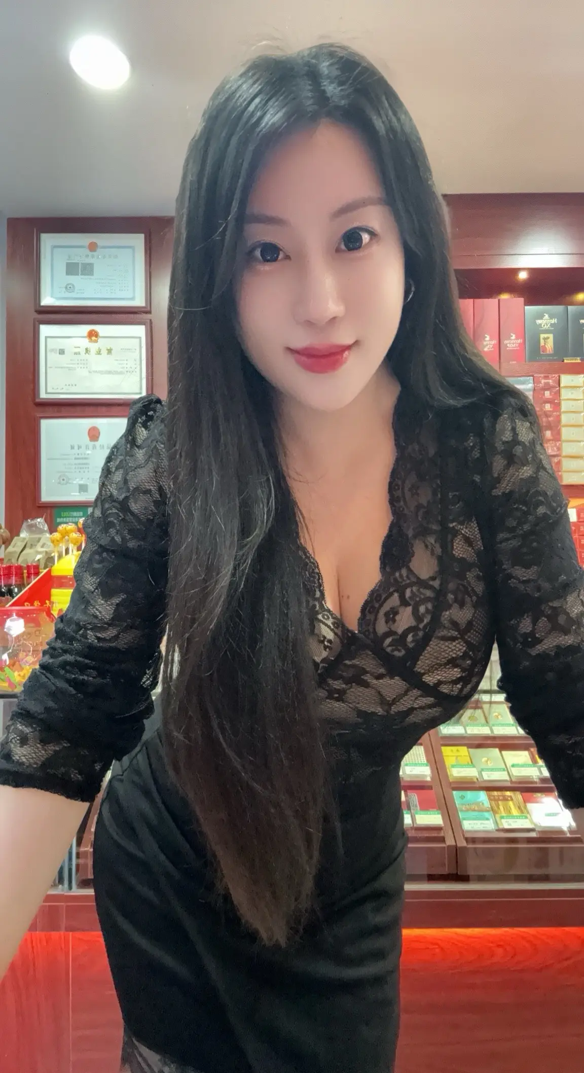 烟酒店老板娘 烟草店老板娘 性感老板娘 气质轻熟风 御姐女人味