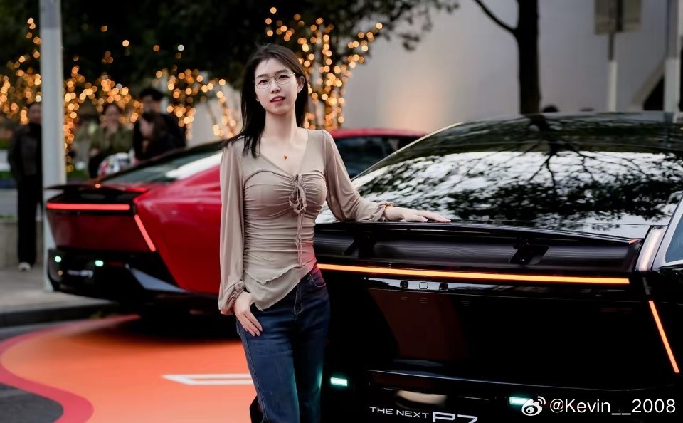 突然觉得小鹏这车挺好看的 