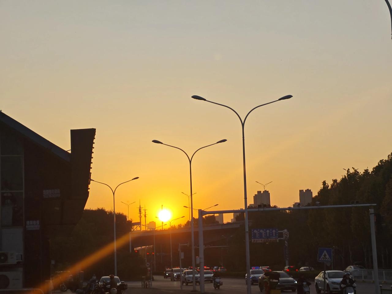 “有钱”跟“人品好”，哪个更重要