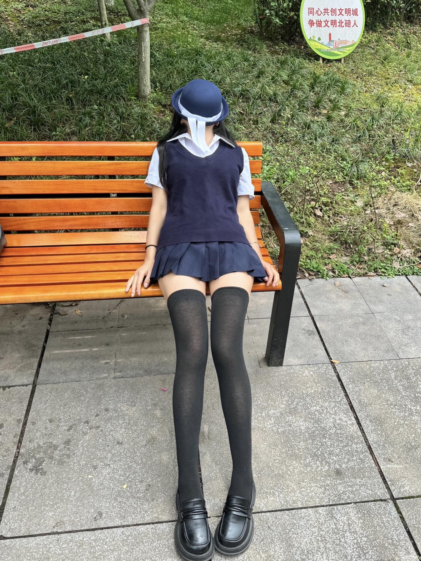 僵尸很emo