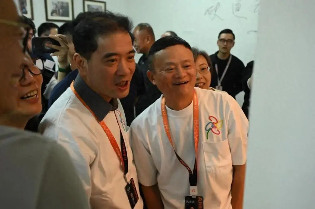 阿里离职员工万字长文“炮轰”公司马云回应。阿里离职员工万字长文“炮轰”...