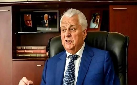 一群乌克兰的顶尖专家，在中国采访镜头前，突然就集体崩溃，哭得像个孩子。你以为是受