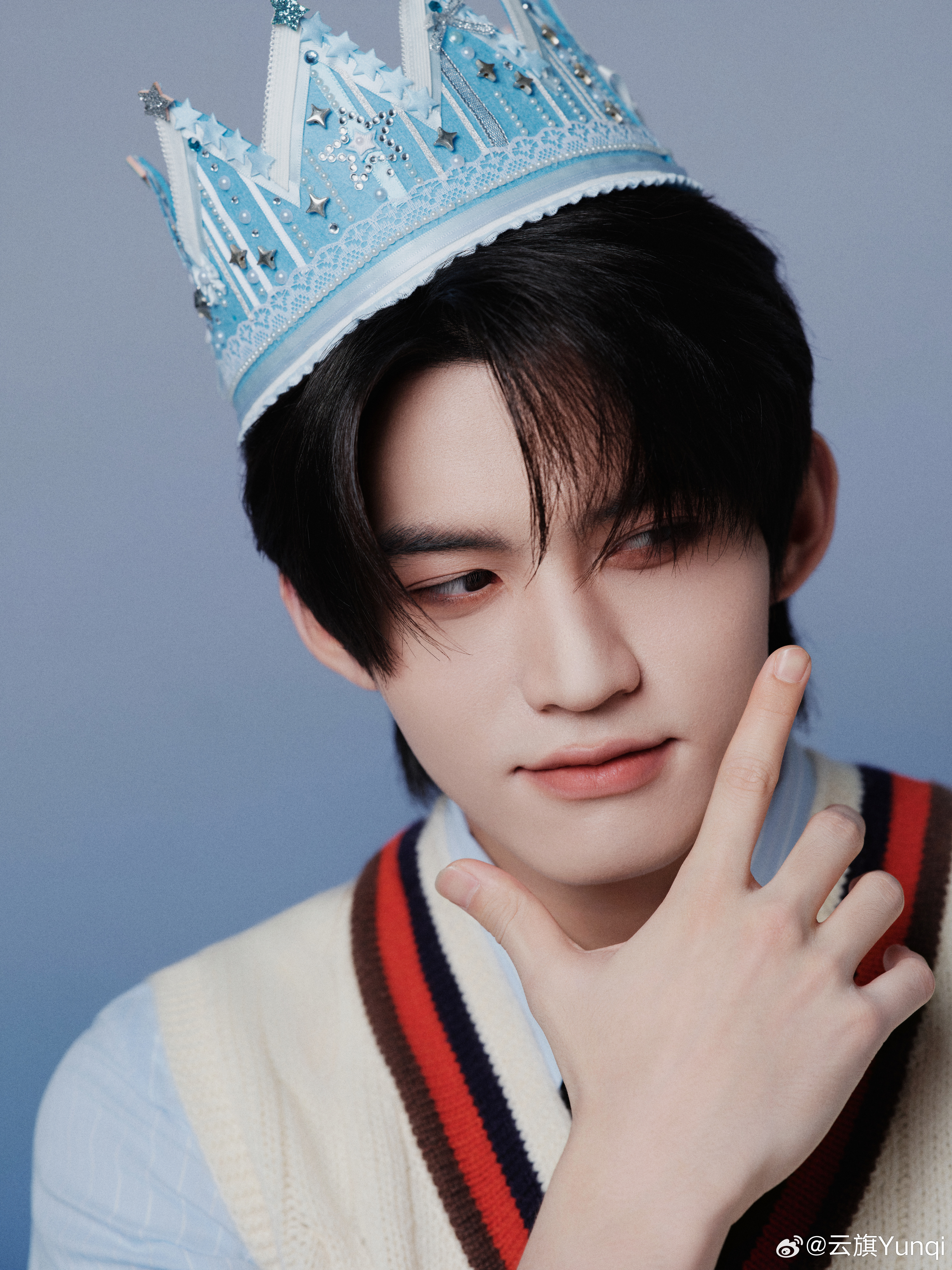 云旗 × 生日写真大片🍰云旗0811生日快乐 再来一组造型大片～云旗身穿Pol