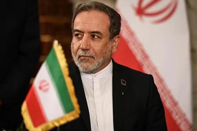 伊朗人越活越回去了，都到了今天这个地步了，结果伊朗外长还说他们掌握了许多材料，可