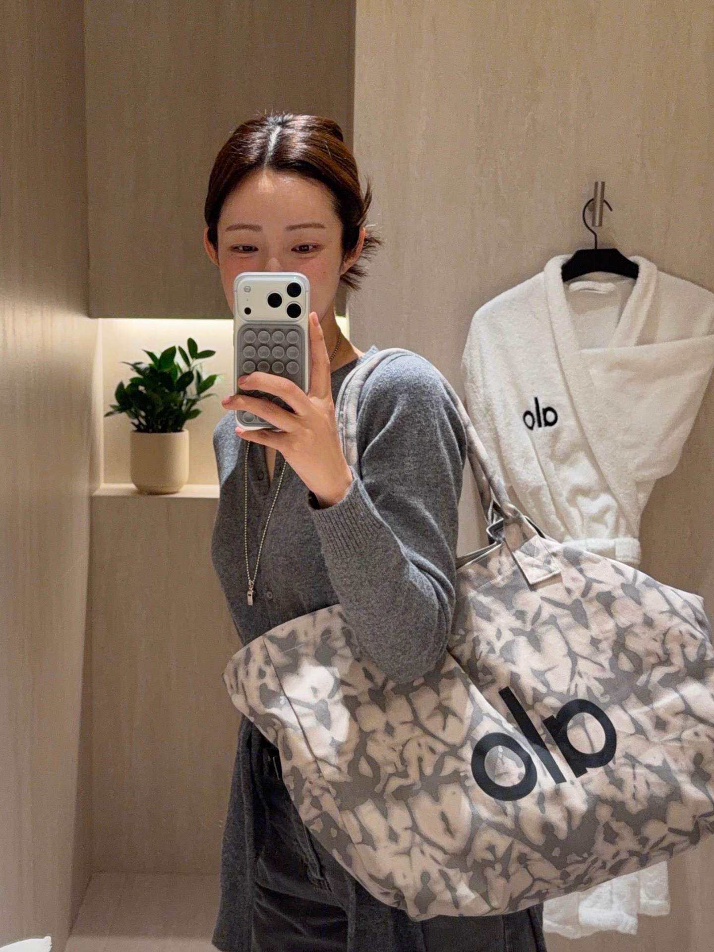 车静媛近期穿搭 