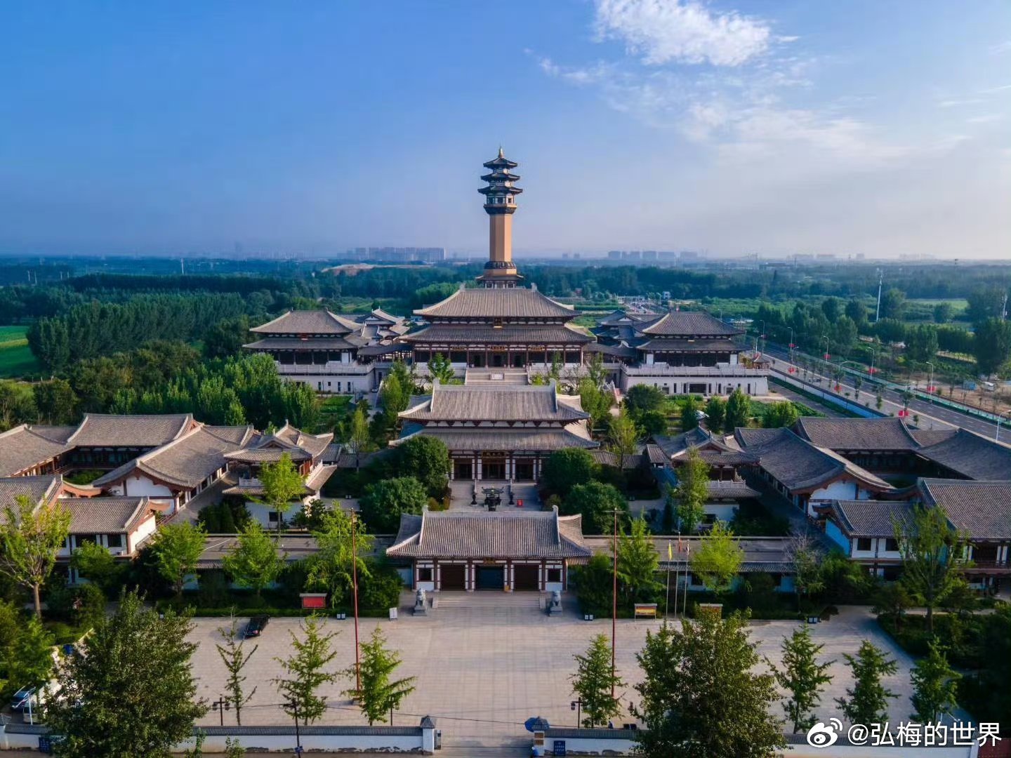 尽心尽力做好你的工作，不是你选择了工作，而是工作收留了你，包容了你的平庸和普通，