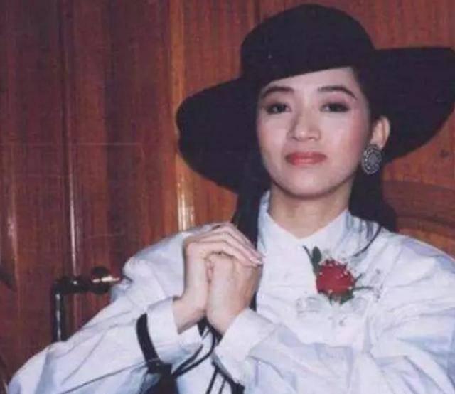 1992年，梅艳芳因为拒绝唱歌，被黄朗维打了一巴掌，没想到第二天，黄朗维就被人砍
