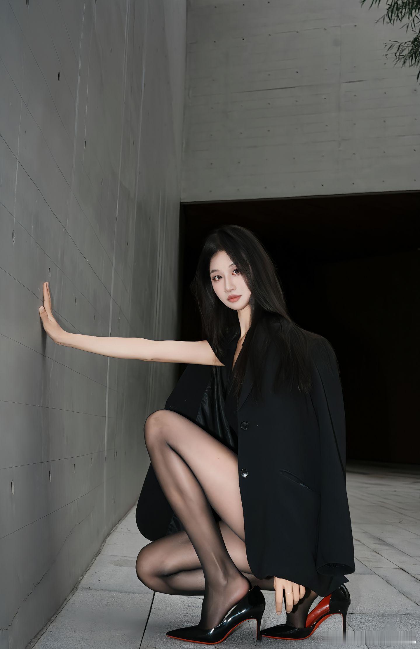 今日穿搭[超话] 西服美女精彩人像[超话] ​​​