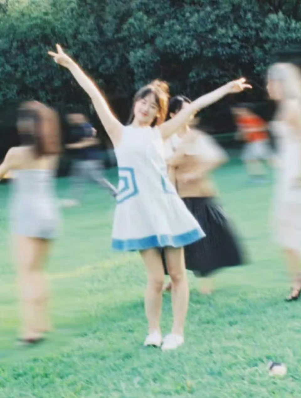 袁冰妍 小奶圆！早~