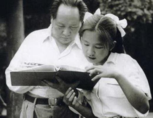 1972 年李讷生子生活拮据，向父亲求助，毛主席动容：不要批了，你说该给多少钱！