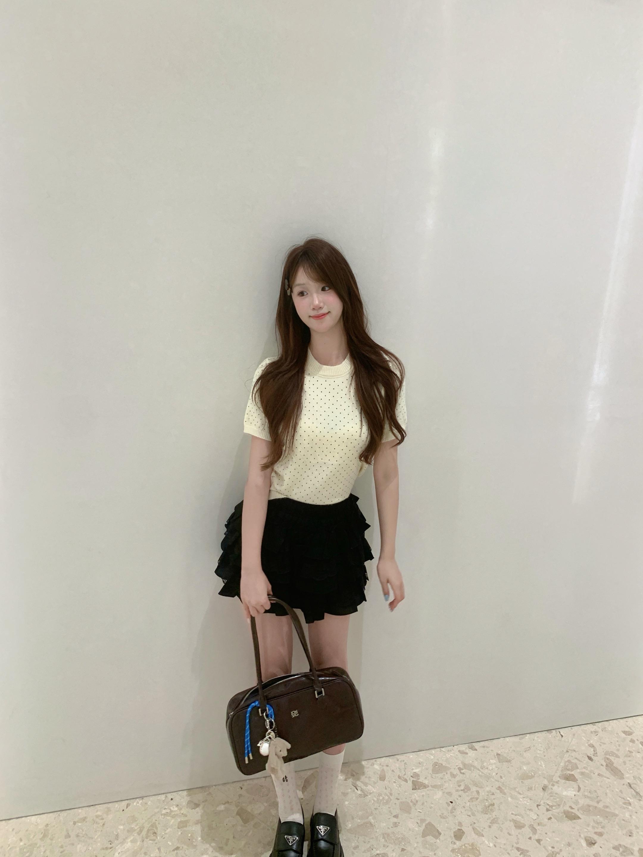 像大人一样工作 像小孩一样生活。