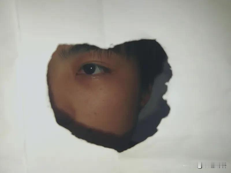 上联：画龙画虎难画骨，
下联：识人识面不识心