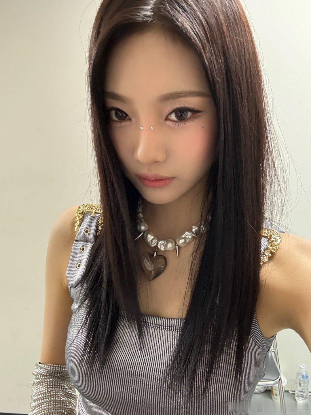 #宁艺卓把自己硬转到上海#又是心动的时刻，宁艺卓的笑容总能击中我的心，谁能不爱漂