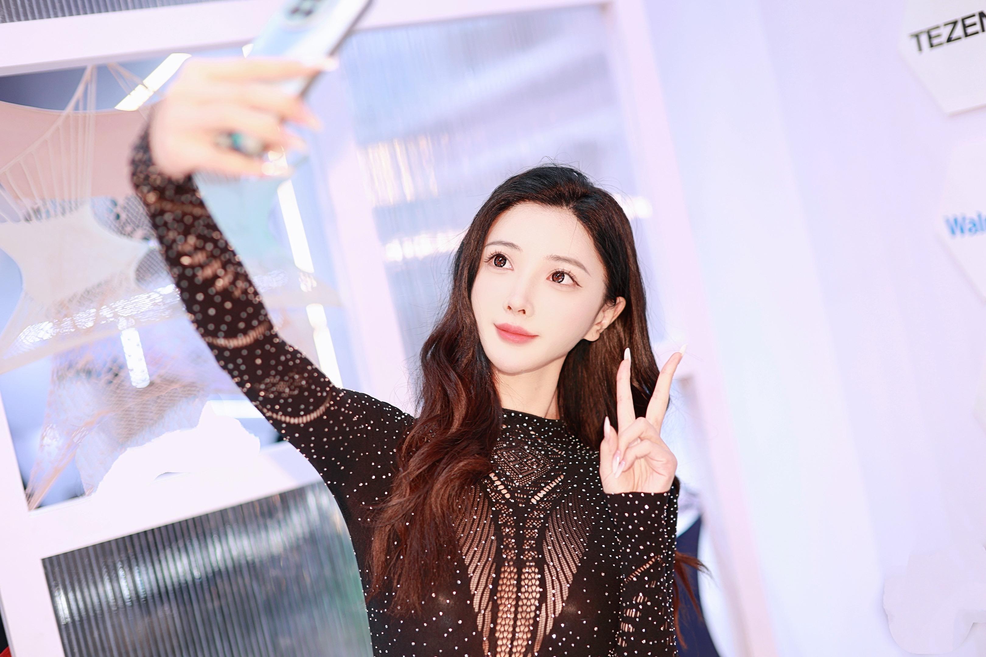 甜妹穿搭随意拍 一起野个好身材 sexygirl 谁还不是小腰精 做个酷girl