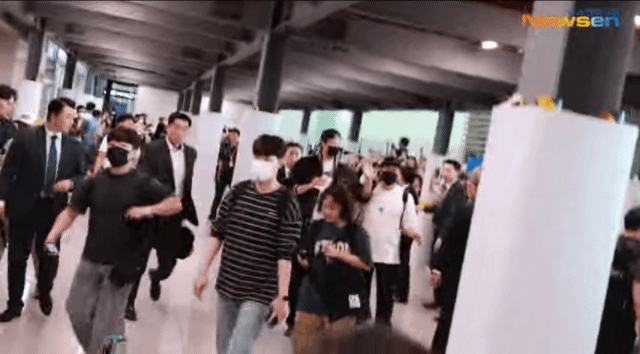 #边佑锡耍大牌事件登上国会# 边佑锡机场过度安保引关注，仁川机场社长发声，此乃首