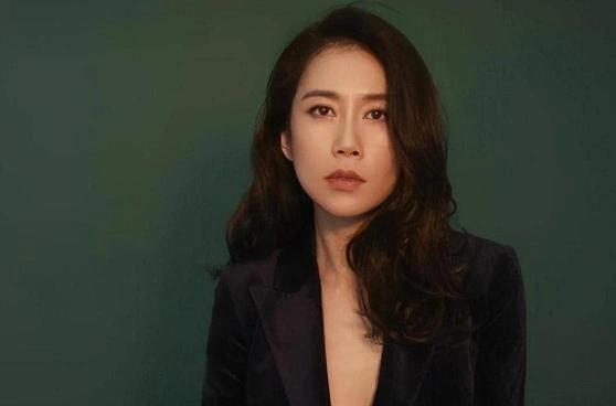 演员温峥嵘摊上事儿了！12月15日她发声明和立案告知书，称“报警，已刑事立案”。