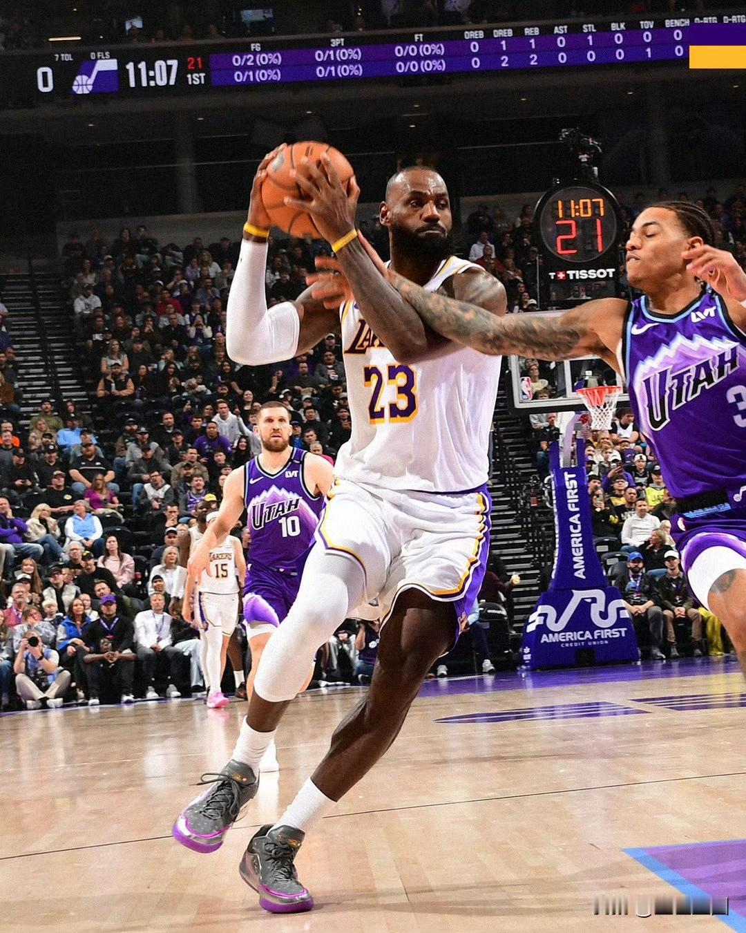 湖人108:106险胜爵士，差点被三分绝杀了[捂脸]
在强行制造悬念这一块，湖人