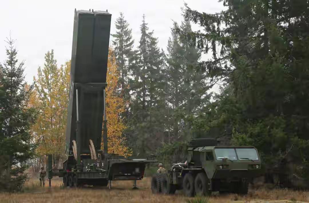 近期，美国陆军这波操作真够迷惑的。2月21日在官网发了“暗鹰”高超音速导弹部队训