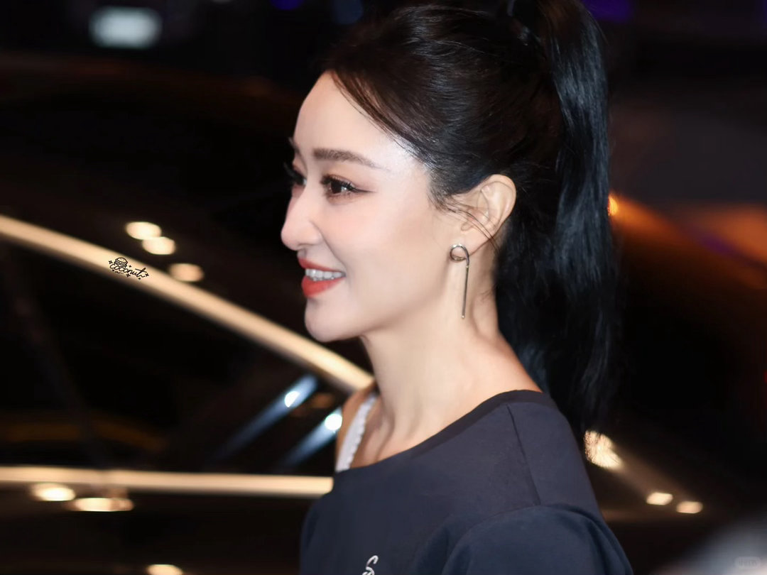 赵子琪是我浪姐唯一人脉赵子琪对粉丝有求必应 赵子琪直播简直是浪姐爆料大会！直言到