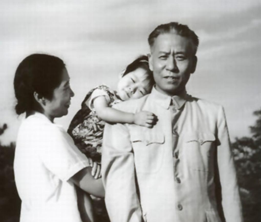 1962年，刘少奇开会回家后，询问王光美：是不是给过我们什么补助？

麻烦看官老