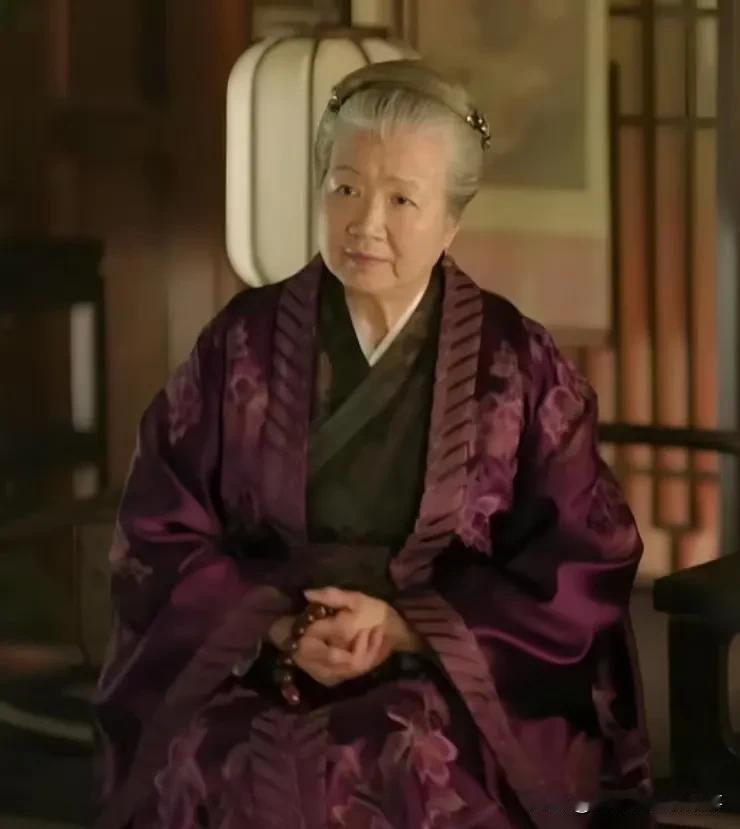 网友提问《知否》里的盛老太太，凭啥觉得娘家庶女配不上盛纮？这事儿说起来可太拧巴了