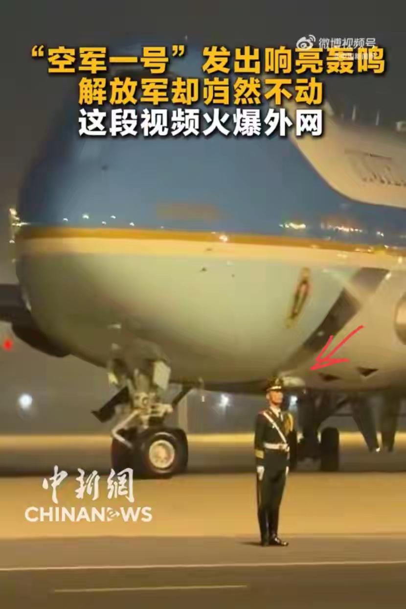 这样的兵哥哥，该不该火遍全球？

机场跑道上，战机引擎轰鸣，尾喷口喷出灼热气浪，