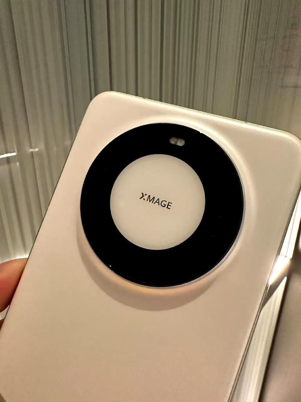 刚买了Mate60的大冤种[流泪]
网上看到别人拆机，看起来脏兮兮的，感觉不值啊