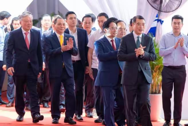 越南首条高速铁路破土动工仪式！

2026年4月12日，越南总理黎明兴与前总理范