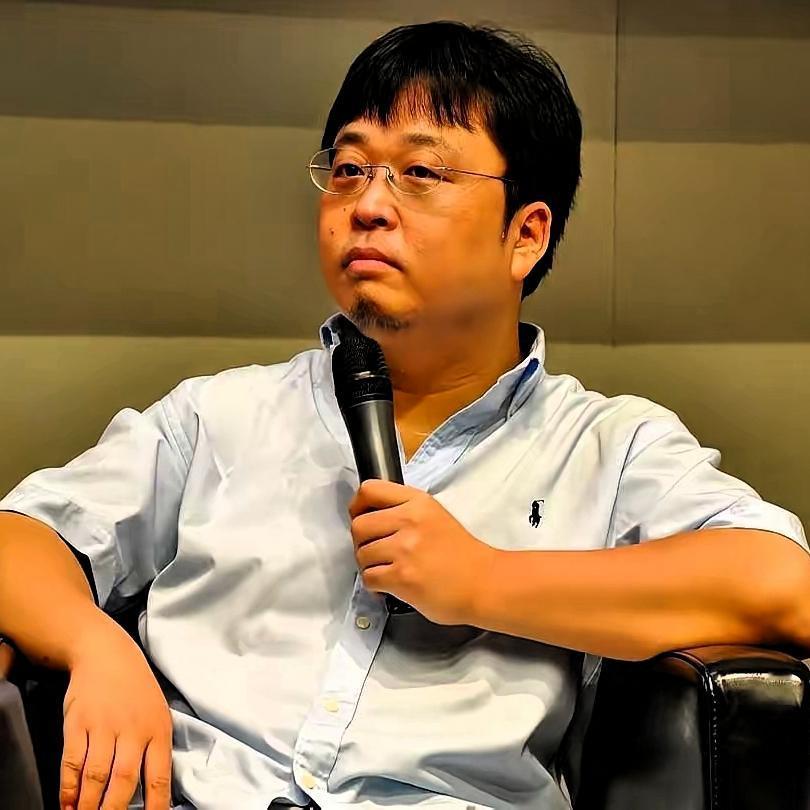 我突然发现一个毛骨悚然的事实！
​你吃的海底捞、西贝，喝的蜜雪冰城、大窑，嗑的洽