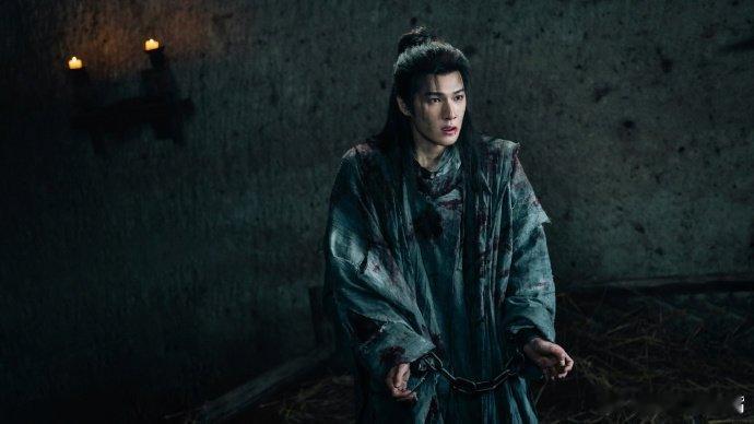 李昀锐武侠本变权谋本李昀锐权谋赛道依旧夯武侠利落，权谋深沉，李昀锐一人演尽双面锋