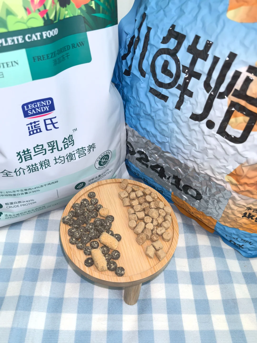 爱立方vs蓝氏  哪个才是猫粮届扛把子？