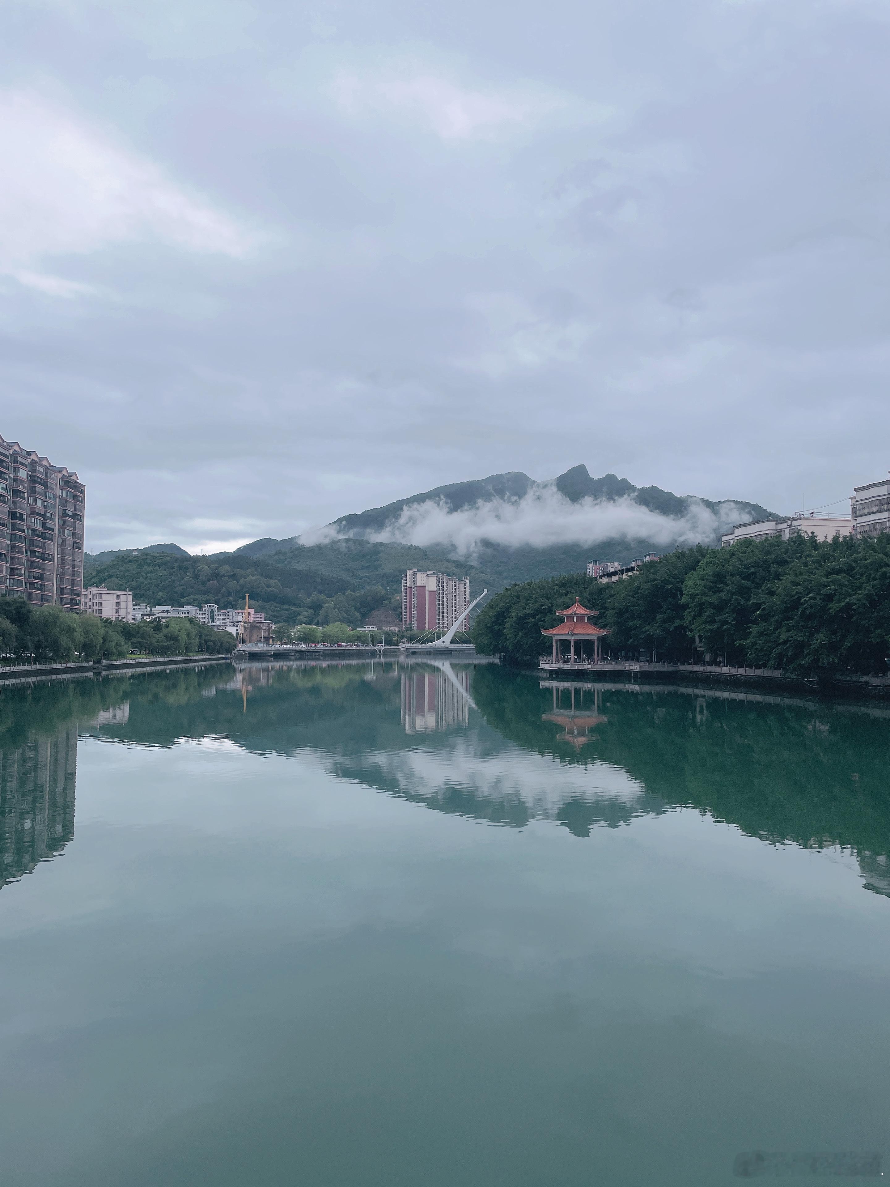 2026年以来，我们可以看到讯飞的AI产业化、AI产品化、AI出海全球化的步伐正