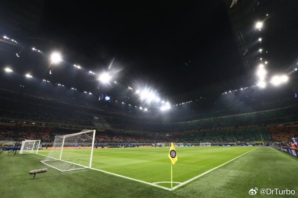 上半场比赛结束 国米1:0领先热那亚热点现场 大家觉得国米上半场表现如何？ 