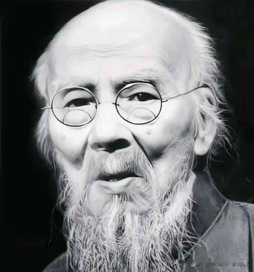 1956年，58岁的徐悲鸿逝世，92岁的齐白石前来奔丧，只听扑通一声，老人直接跪