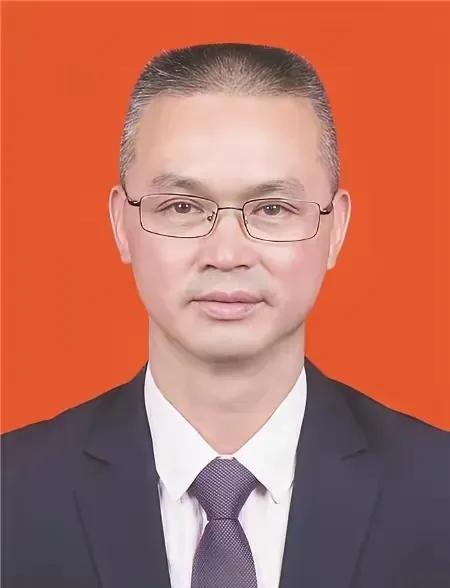 1997年，19岁战士为救人而牺牲，父母几度昏厥，可谁料20年后，战士母亲病逝，