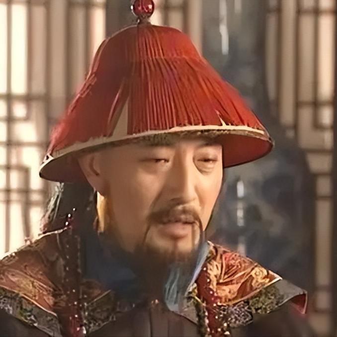 1703年，老迈的索额图被活活饿死在小黑屋，康熙还觉得不解恨，又下令抄了他家，除